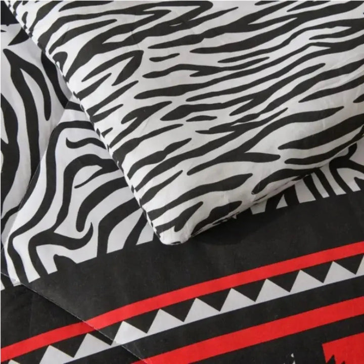 Zebra Print Quilt stitching and border detail